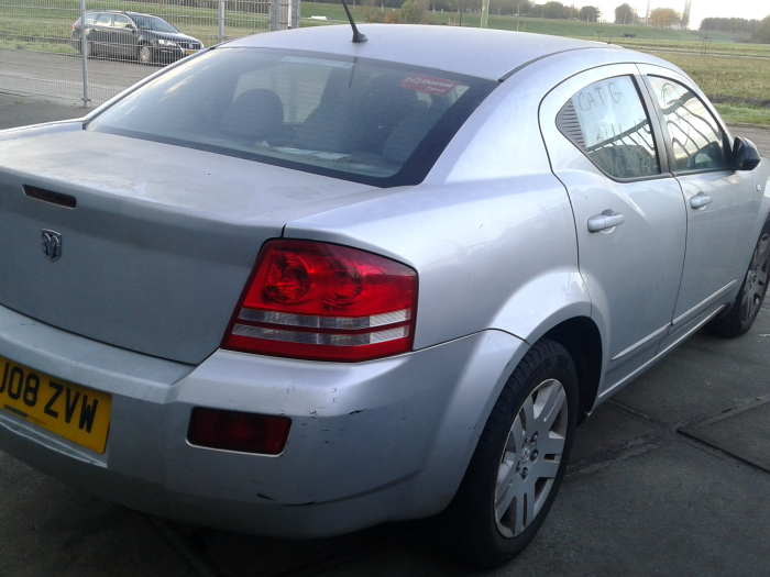 Dodge Avenger 2.0 CRD 16V Skrotfordon (2009, ZILVER)