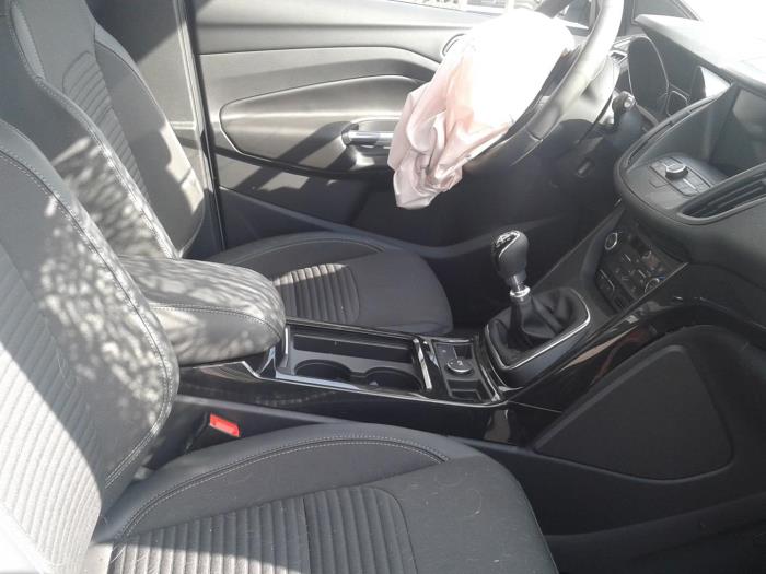 Ford Kuga II 2.0 TDCi 16V 150 4x4 Skrotfordon (2017, WIT)