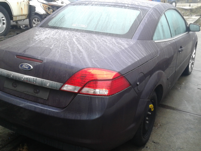 Ford Focus 2 C+C 2.0 TDCi 16V Sloopvoertuig (2008, Paars)