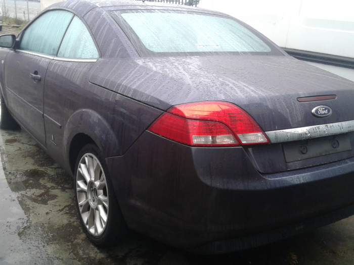 Ford Focus 2 C+C 2.0 TDCi 16V Sloopvoertuig (2008, Paars)