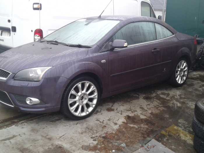 Ford Focus 2 C+C 2.0 TDCi 16V Sloopvoertuig (2008, Paars)