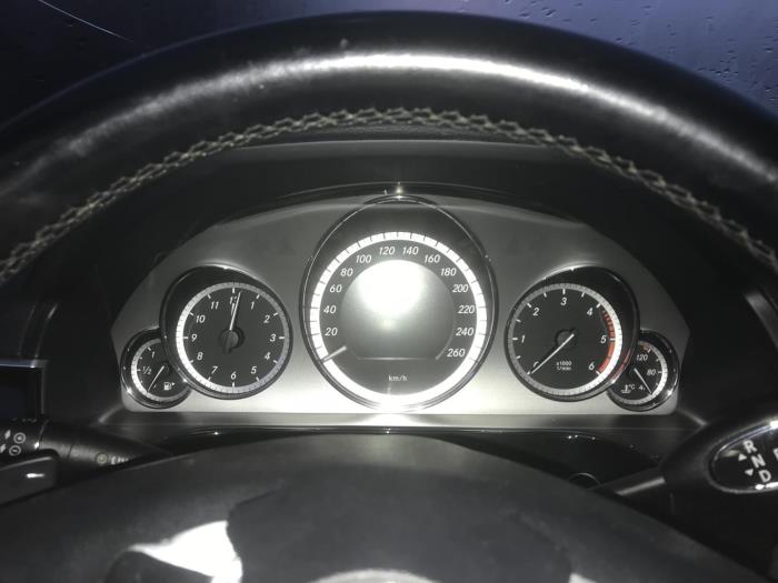 Mercedes E E-350 BlueTec V6 24V Sloopvoertuig (2010, Groen)