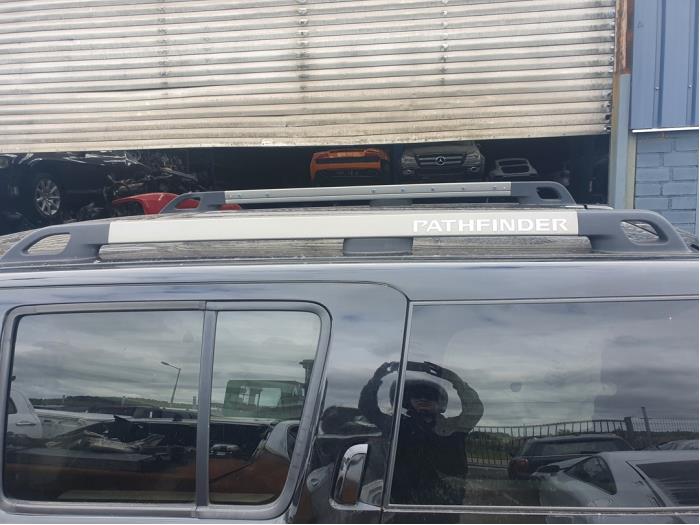 Nissan Pathfinder 3.0 dCi 24V 4x4 Sloopvoertuig (2012, Zwart)