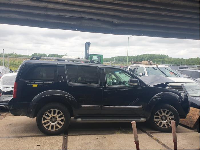Nissan Pathfinder 3.0 dCi 24V 4x4 Sloopvoertuig (2012, Zwart)