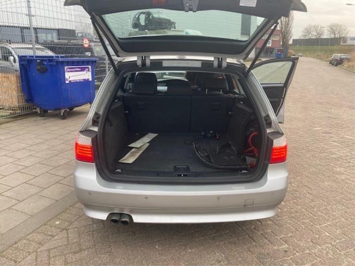 BMW 5 serie Touring 525d 24V Skrotfordon (2009, GRIJS)