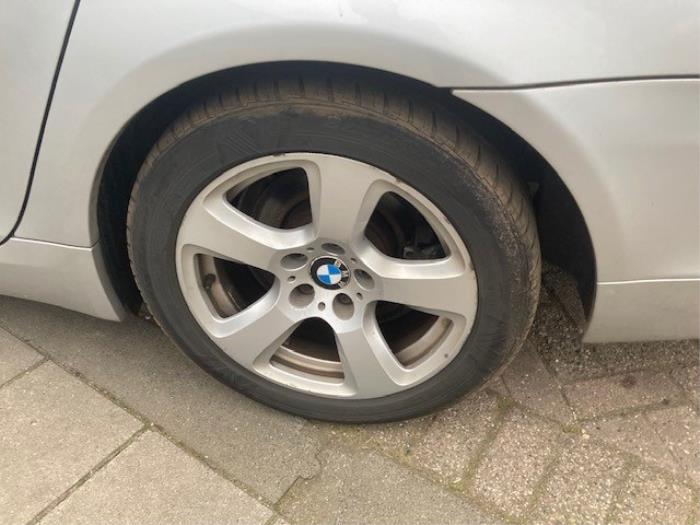 BMW 5 serie Touring 525d 24V Skrotfordon (2009, GRIJS)