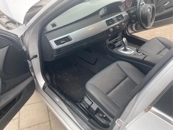 BMW 5 serie Touring 525d 24V Skrotfordon (2009, GRIJS)