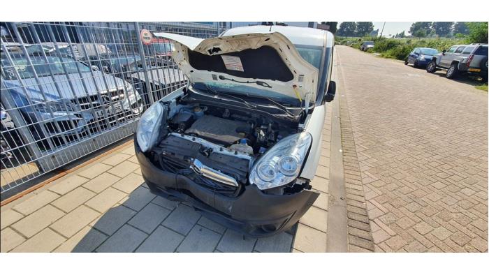 Opel Combo 1.6 CDTI 16V Skrotfordon (2015, WIT)