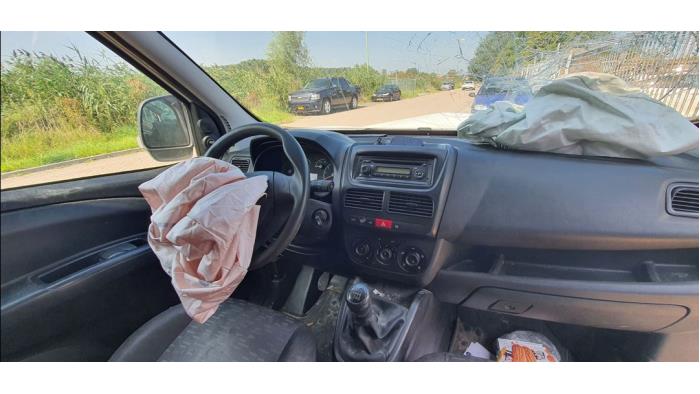 Opel Combo 1.6 CDTI 16V Skrotfordon (2015, WIT)