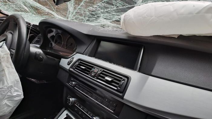 BMW 5 serie Touring 520d 16V Schadevoertuig (2014, Grijs)