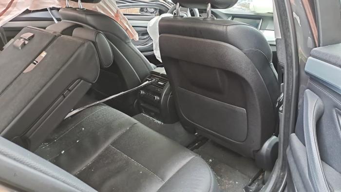 BMW 5 serie Touring 520d 16V Schadevoertuig (2014, Grijs)