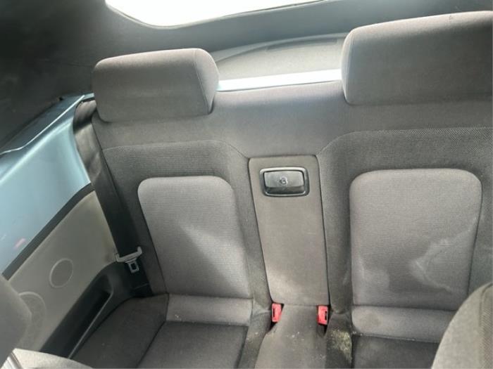 Volkswagen New Beetle 1.6 Damaged vehicle (2004, Blue)