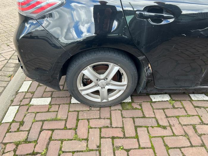 Lexus CT 200h 1.8 16V Skrotfordon (2011, ZWART)