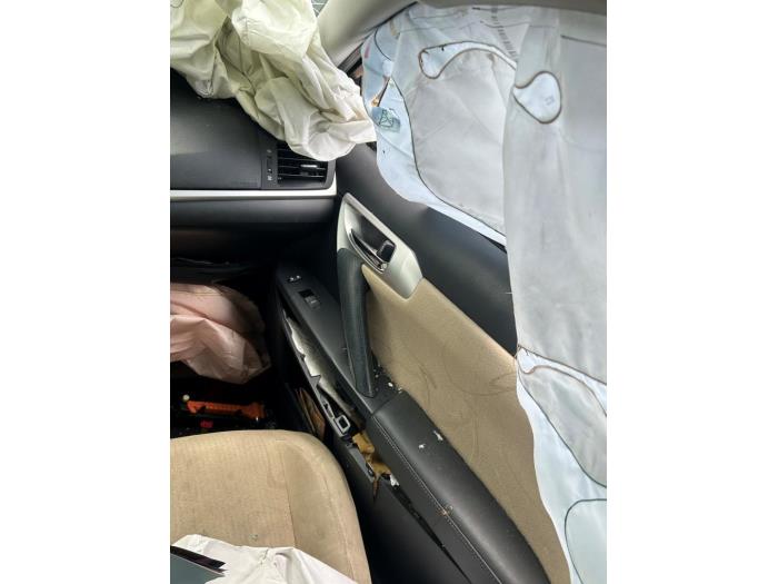 Lexus CT 200h 1.8 16V Skrotfordon (2011, ZWART)