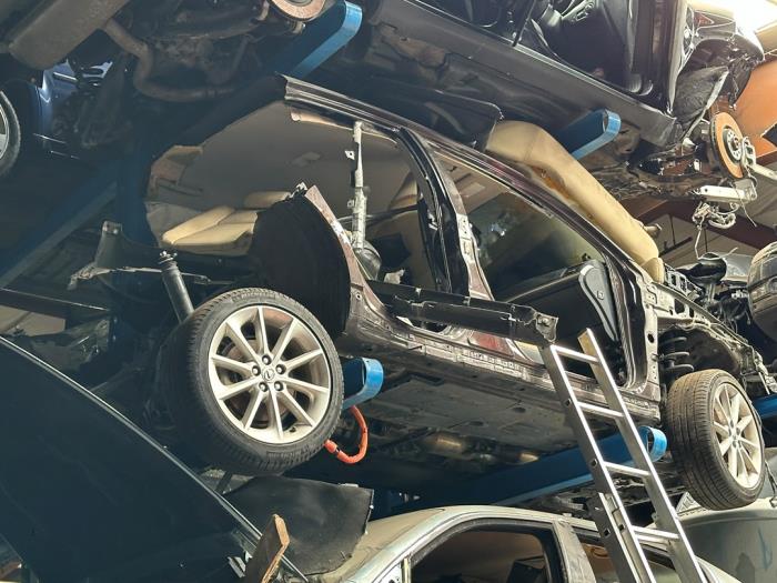 Lexus CT 200h 1.8 16V Samochód złomowany (2011)