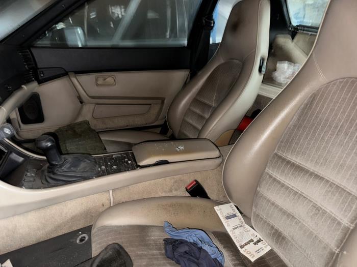 Porsche 944 2.5 S 16V Samochód złomowany (1987)