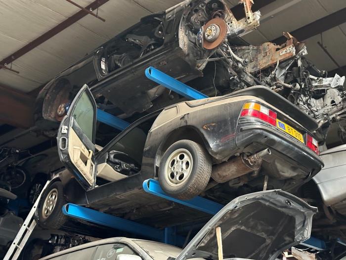 Porsche 944 2.5 S 16V Samochód złomowany (1987)
