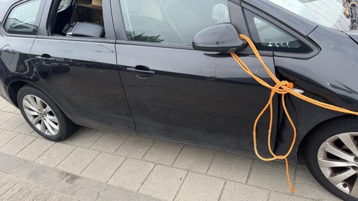 Opel Astra J Sports Tourer 1.4 Turbo 16V Sloopvoertuig (2012, Zwart)