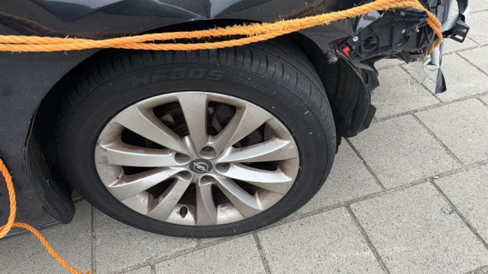 Opel Astra J Sports Tourer 1.4 Turbo 16V Sloopvoertuig (2012, Zwart)