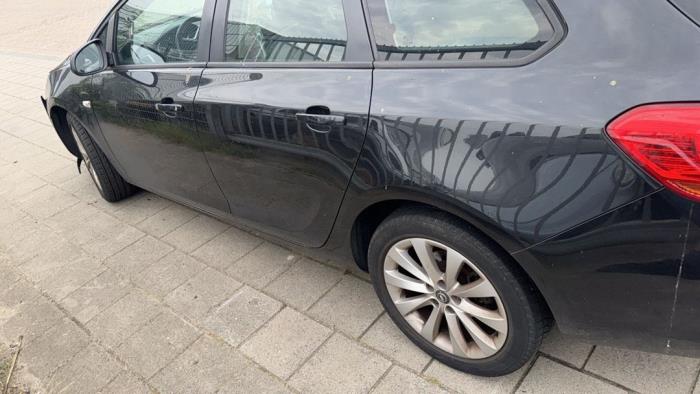 Opel Astra J Sports Tourer 1.4 Turbo 16V Sloopvoertuig (2012, Zwart)