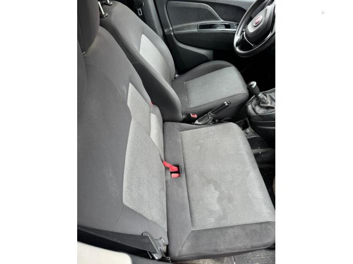 Fiat Doblo Cargo 1.3 MJ 16V DPF Euro 5 Skrotfordon (2015, NIET VAN TOEPASSING)