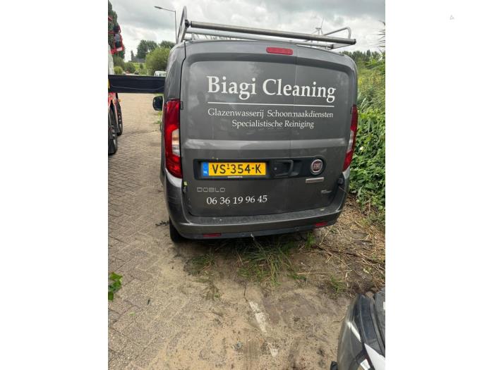 Fiat Doblo Cargo 1.3 MJ 16V DPF Euro 5 Skrotfordon (2015, NIET VAN TOEPASSING)