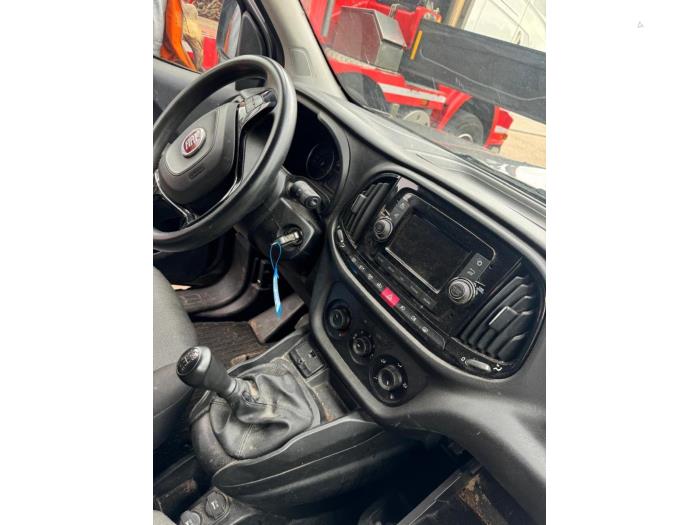 Fiat Doblo Cargo 1.3 MJ 16V DPF Euro 5 Skrotfordon (2015, NIET VAN TOEPASSING)