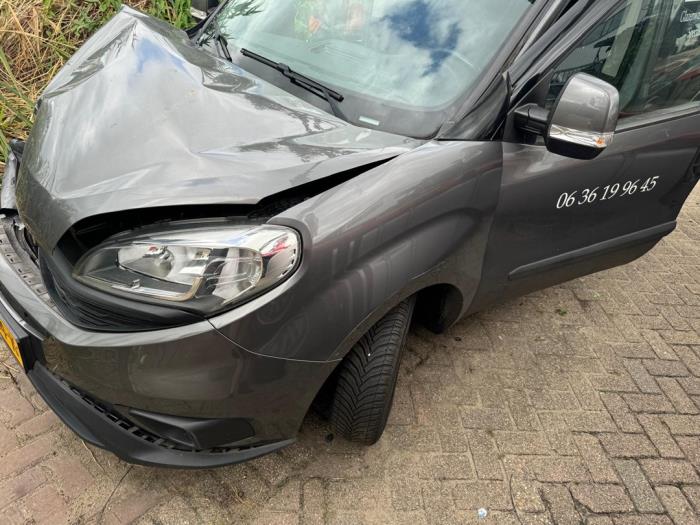 Fiat Doblo Cargo 1.3 MJ 16V DPF Euro 5 Skrotfordon (2015, NIET VAN TOEPASSING)