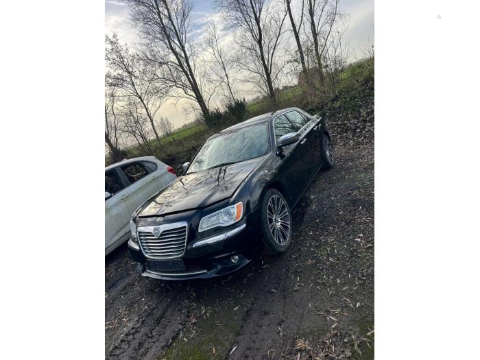 Lancia Thema 3.0 CRD V6 24V Skrotfordon (2012, ZWART)