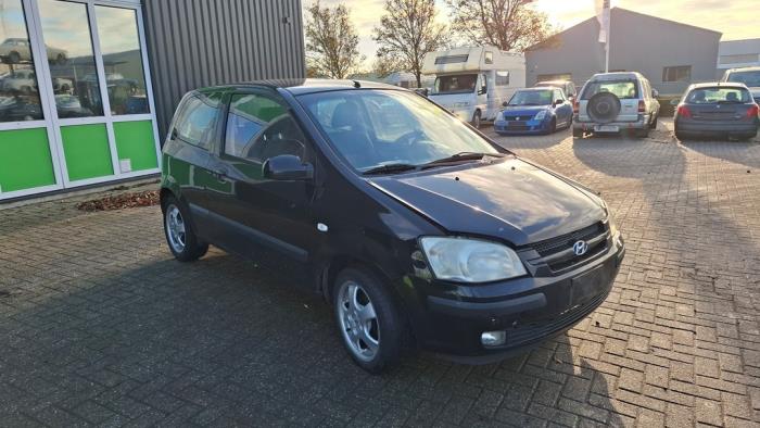 Hyundai Getz 1.3i 12V Samochód złomowany (2004, Czarny)