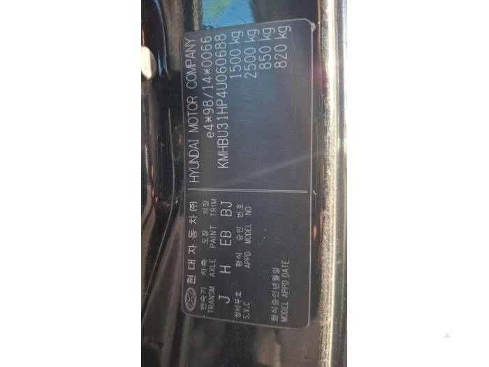 Hyundai Getz 1.3i 12V Samochód złomowany (2004, Czarny)