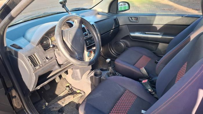 Hyundai Getz 1.3i 12V Samochód złomowany (2004, Czarny)