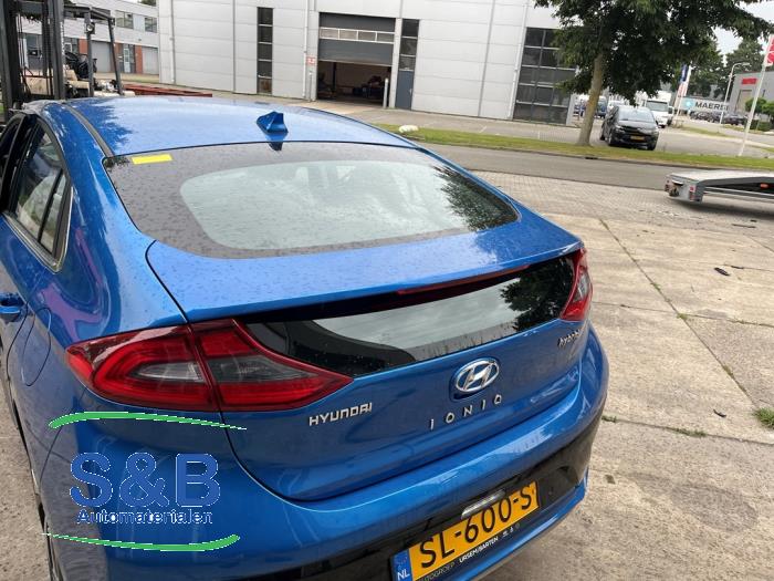 Hyundai Ioniq 1.6 GDI 16V Hybrid Sloopvoertuig (2018, Blauw)