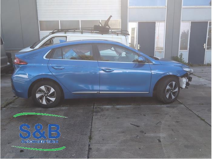 Hyundai Ioniq 1.6 GDI 16V Hybrid Sloopvoertuig (2018, Blauw)