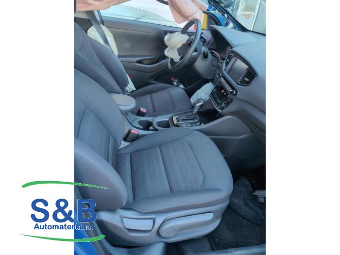 Hyundai Ioniq 1.6 GDI 16V Hybrid Sloopvoertuig (2018, Blauw)