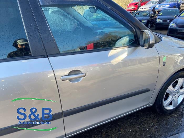 Skoda Fabia Sloopvoertuig (2011, Beige)