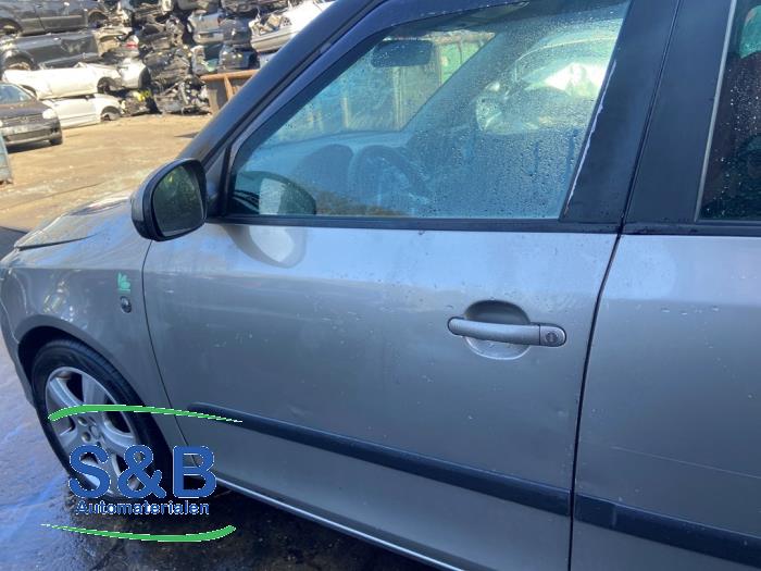 Skoda Fabia Sloopvoertuig (2011, Beige)