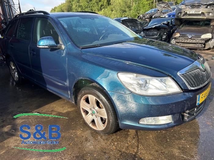 Skoda Octavia Combi 1.6 TDI Greenline Sloopvoertuig (2011, Blauw)