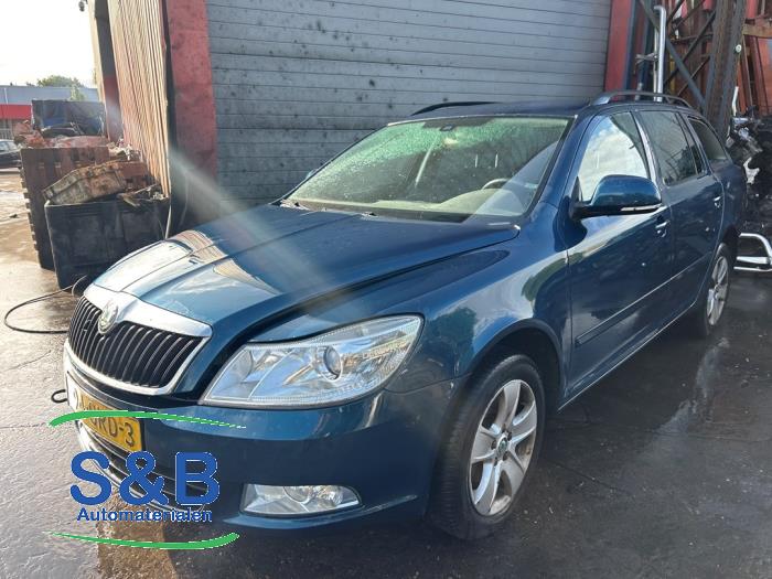 Skoda Octavia Combi 1.6 TDI Greenline Sloopvoertuig (2011, Blauw)