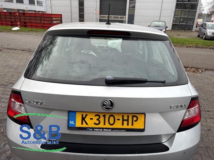 Skoda Fabia III 1.0 12V Skrotfordon (2017, GRIJS)