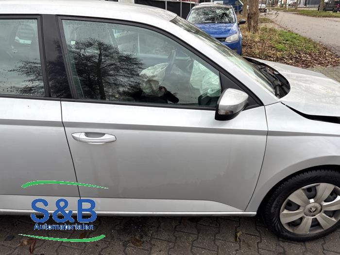 Skoda Fabia III 1.0 12V Skrotfordon (2017, GRIJS)