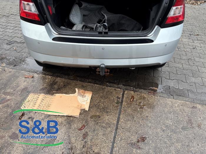 Skoda Fabia III 1.0 12V Skrotfordon (2017, GRIJS)