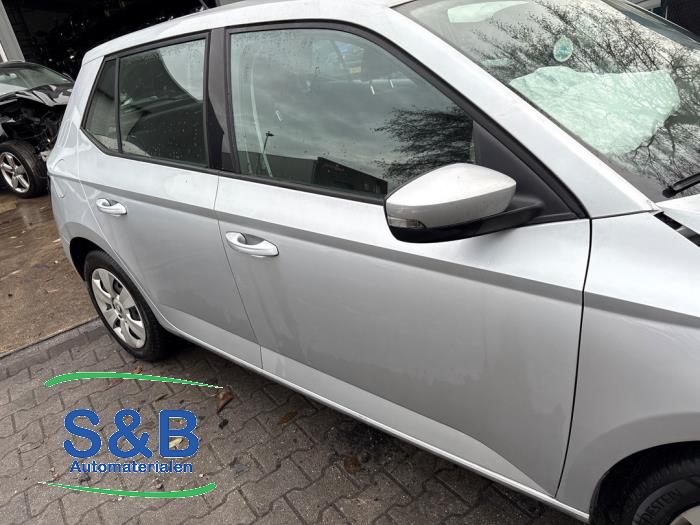 Skoda Fabia III 1.0 12V Skrotfordon (2017, GRIJS)