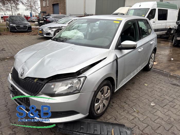Skoda Fabia III 1.0 12V Skrotfordon (2017, GRIJS)