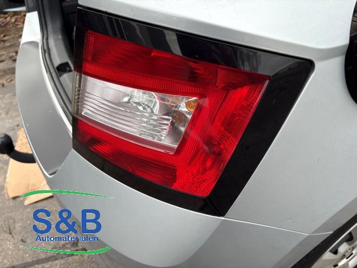 Skoda Fabia III 1.0 12V Skrotfordon (2017, GRIJS)