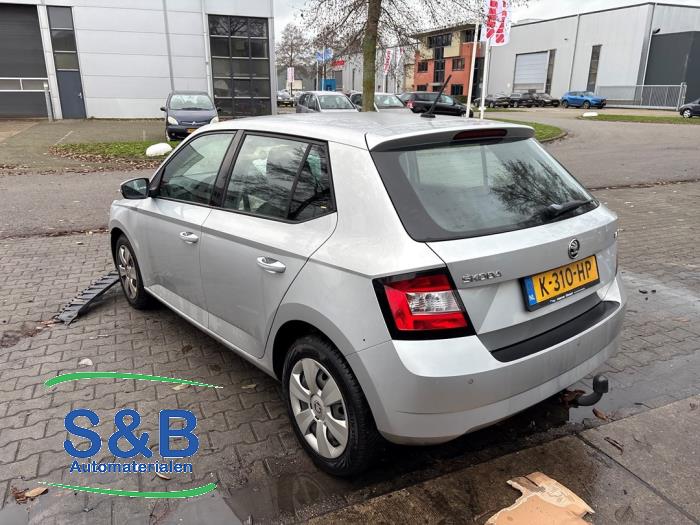 Skoda Fabia III 1.0 12V Skrotfordon (2017, GRIJS)