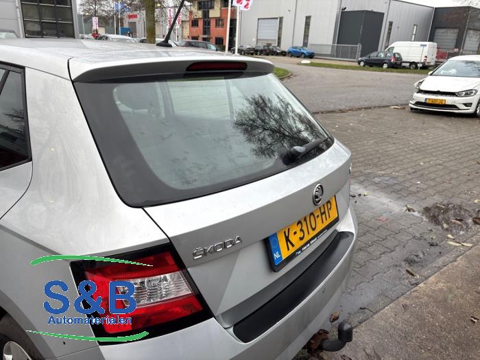 Skoda Fabia III 1.0 12V Skrotfordon (2017, GRIJS)