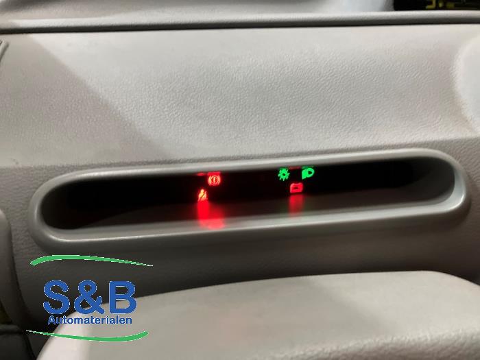 Renault Twingo 1.2 Skrotfordon (1999, ORANJE)