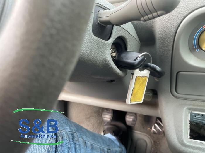 Renault Twingo 1.2 Skrotfordon (1999, ORANJE)