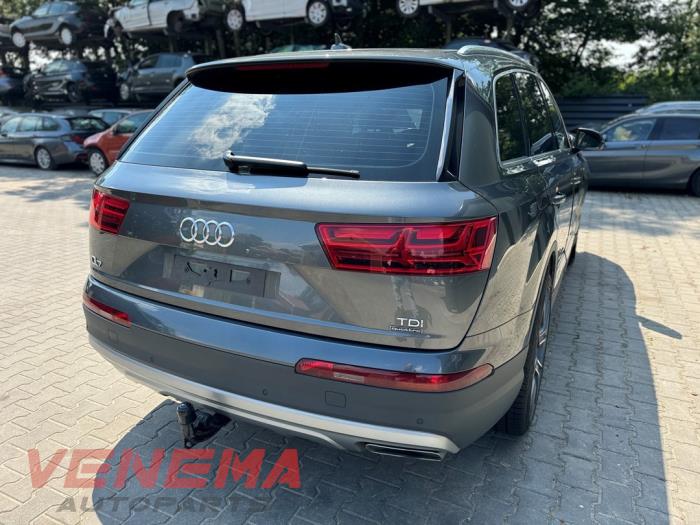 Audi Q7 3.0 TDI V6 24V Skrotfordon (2018, METALLIC GRIJS)